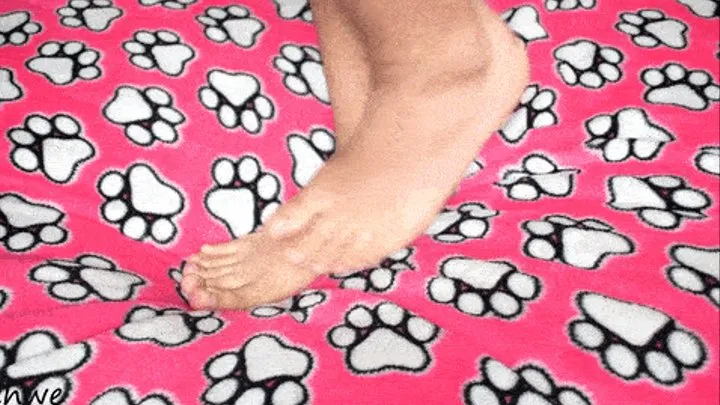 Big feet in bed