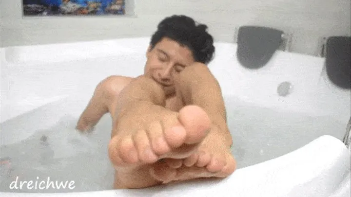 Fetish feet in the jacuzzi