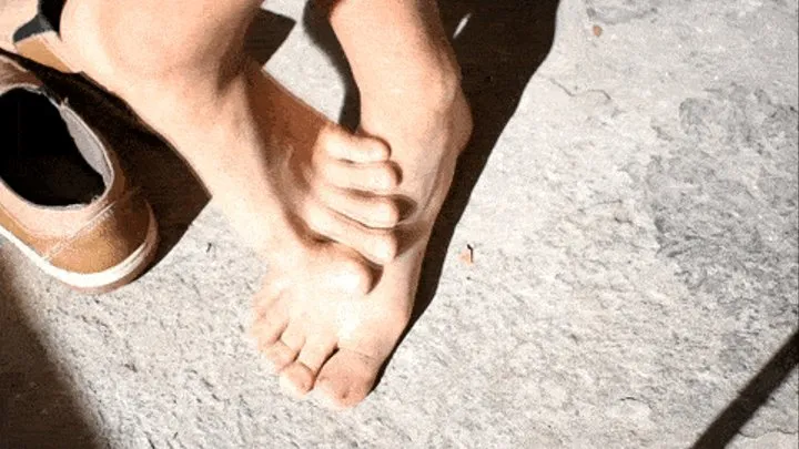 Feet in the sun