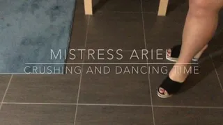 Ariel crushing and dancing time