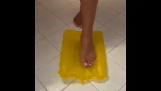 Ariel flattening inflatable cushion