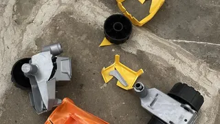 Ariel toy sand-truck crushing