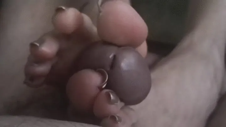 mi footjob 333