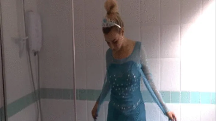 Elsa Cosplay WAM Splosh Fun