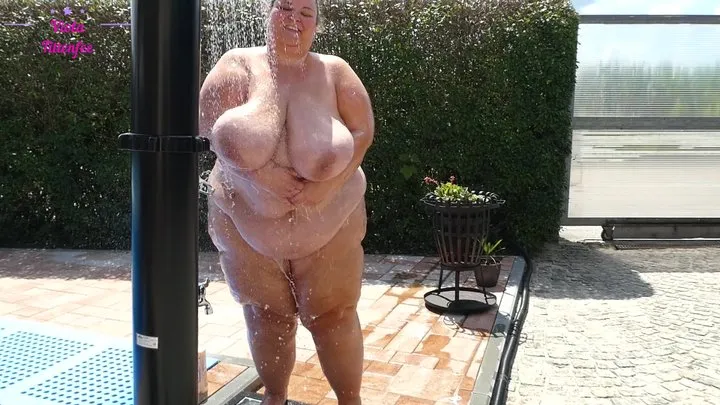 VT sexy outdoor shower