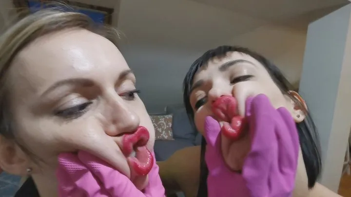 face squishy with gloves