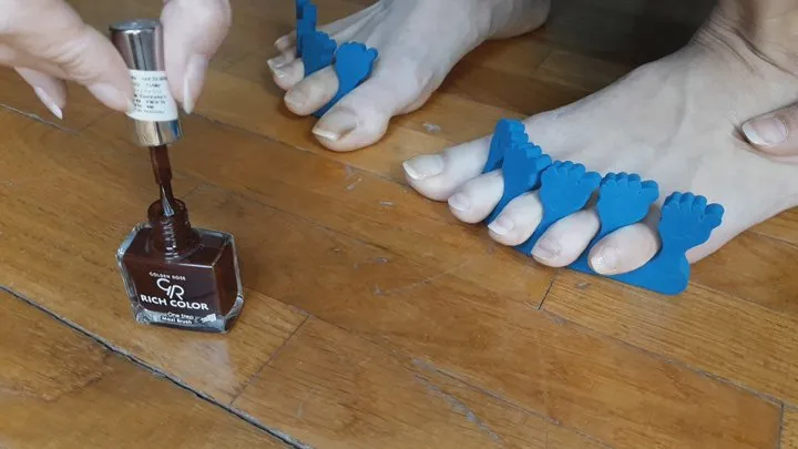 long toenails polishing