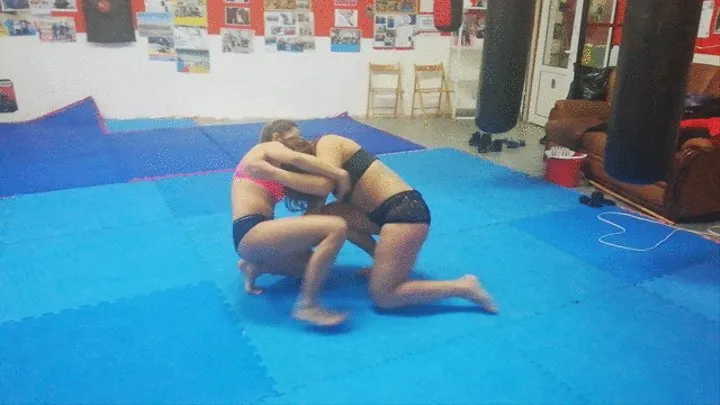 Gabi and Galya in a Facesitting Match