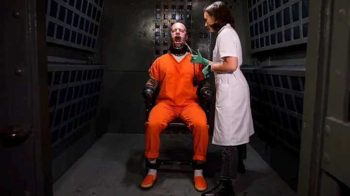 Prison Dentist - Heavy and Elise Graves - Solitary confinement prisoner receives an unpleasant visit from the sadistic prison dentist