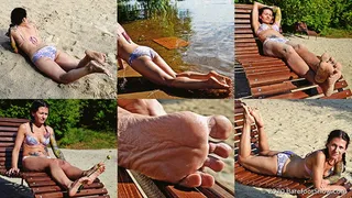 Barefoot mature Olga shows wrinkled soles on a public beach (Full with 50% discount)