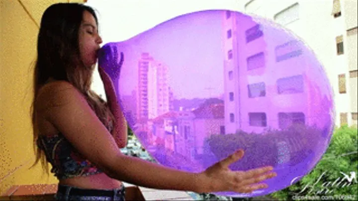 Bruninha B2P purple TT 17" on balcony