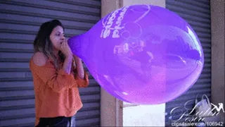 Eri Blow To pop purple Loonerwolrd balloon