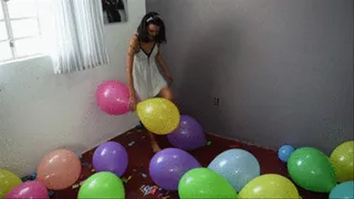 Paola Stomp Bare foot your lovely 14" balloons