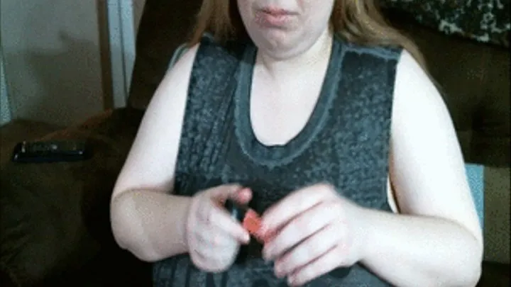 BBW Paints Her Nails Peach