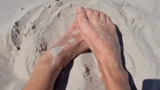 Lady Moss - Foot fetish - Feet on the beach