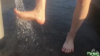 Feet (Rinsing Off)