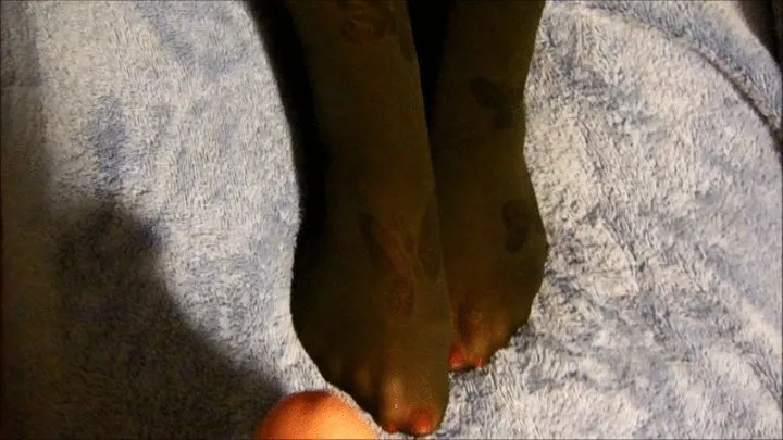 2 Massive Cumshots on Feet in Opaque Black Tights