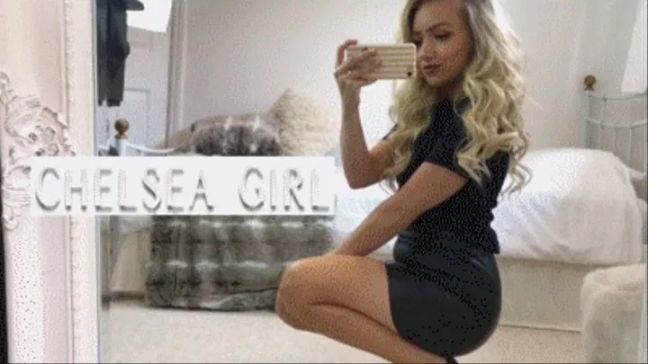 Chelsea Puts On Her Shoes & Models Them For You In Her Underwear