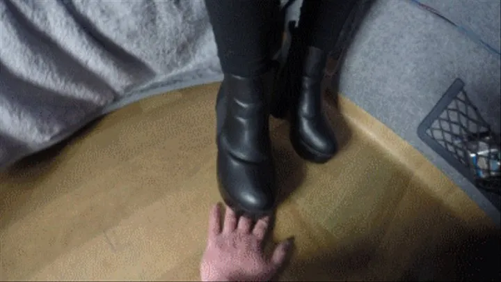 Chelsea girls Chelsea Boots Hand Trampling In The Camper