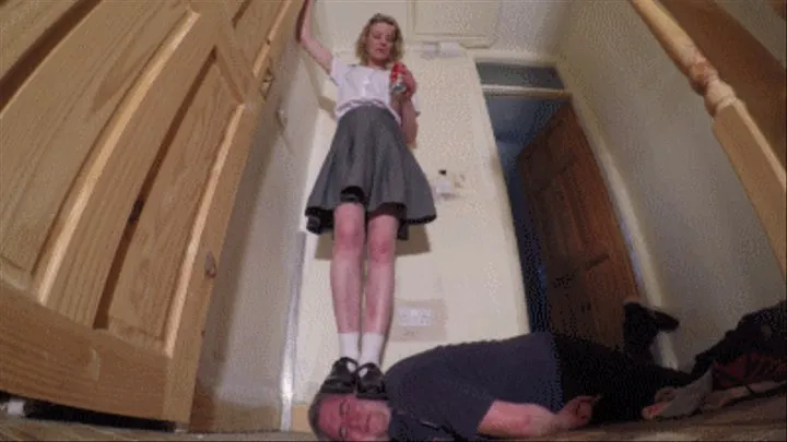 Schoolgirl Chelsea Stood On His Head FLOOR CAM