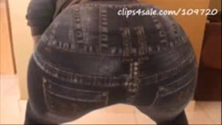 Tabby close-up jegging farts