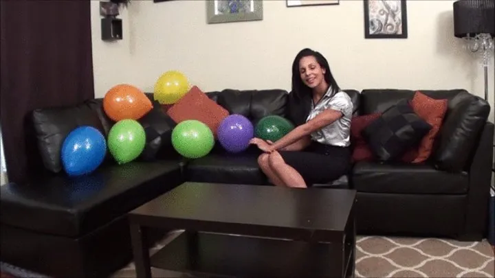 Latina Mandy sits to pop!