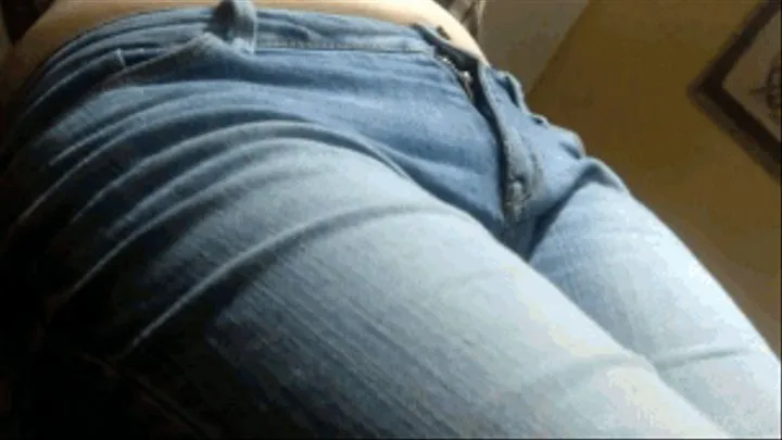 Farts in my jeans, enjoy a unique and spontaneous experience under my varied collection of jeans, a sexy and smelly compilation