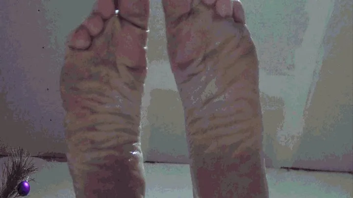 My big wrinkled  feet bring you to orgasm