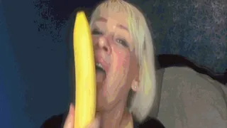 Banana battle with an alien with a temptation.