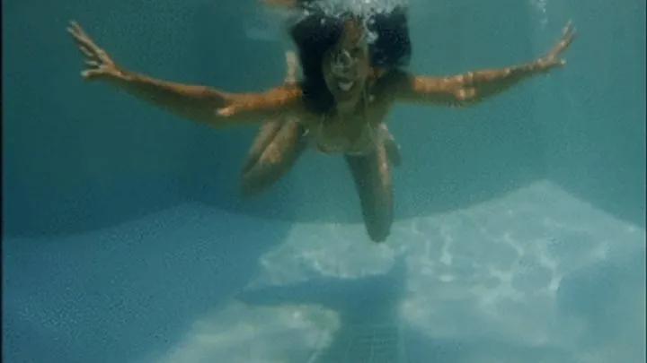 Compilation - 2 bikini girls underwater