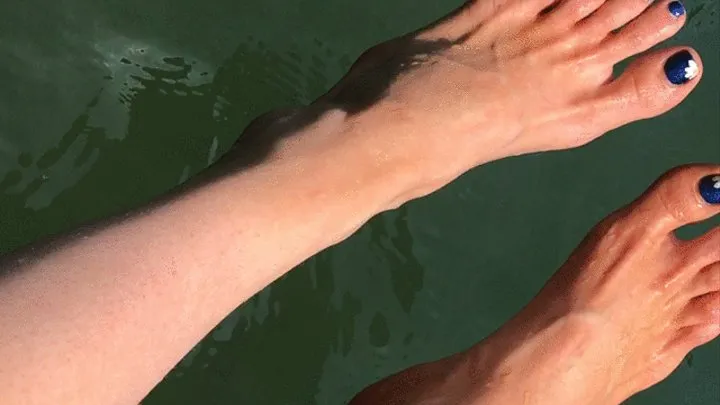 Wrinkled Soles Do Float Underwater