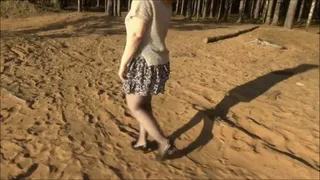 No skirt - no panties, a walk in the woods milf teases booty