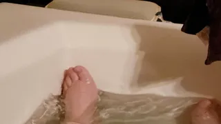 SSBBW Feet in the Bath