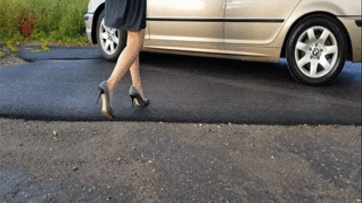 Dusty road in heels