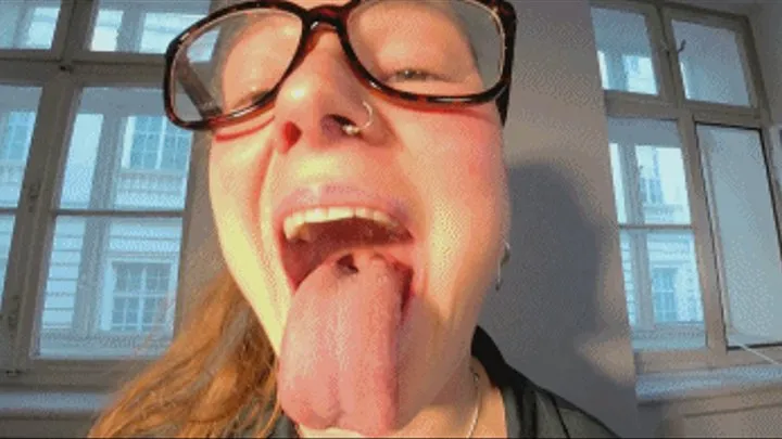 VR180 - Cara's Mouth, Tongue and Throat