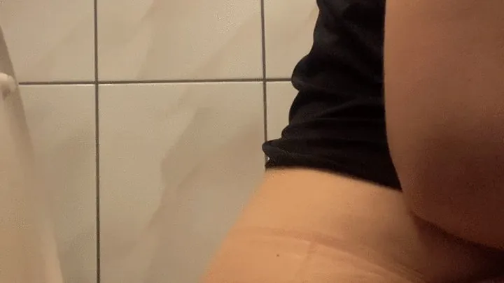 pissing and farting after drinking a large Coca-Cola