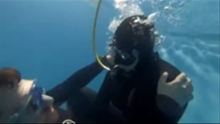 Freedivers 148 Latex underwater sex