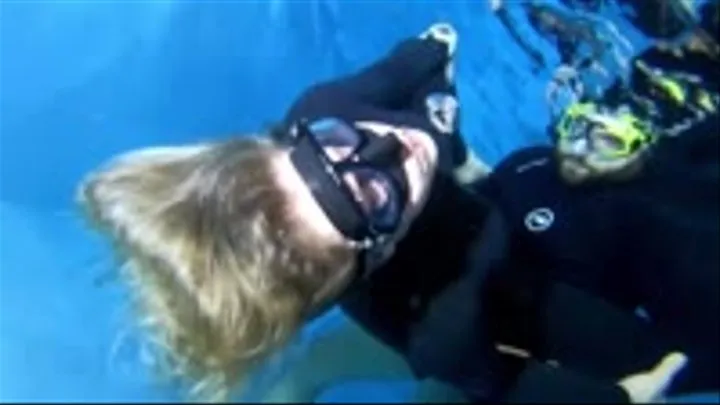 Freedivers 169 Pleasure in Latex Underwater
