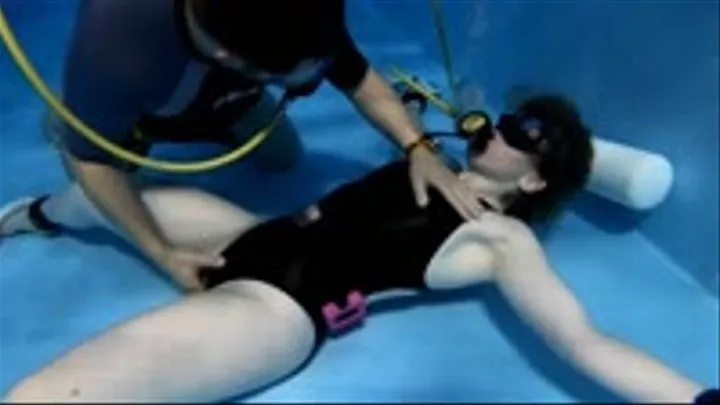 Bondage on X underwater