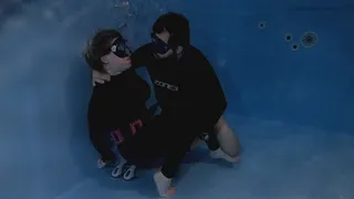 Freedivers 258 Latex Bondage