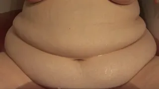 Big Belly Play in Bathtub