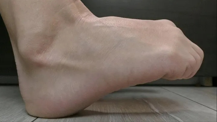 MP41080p I love your toe curl pear color (Part 4)