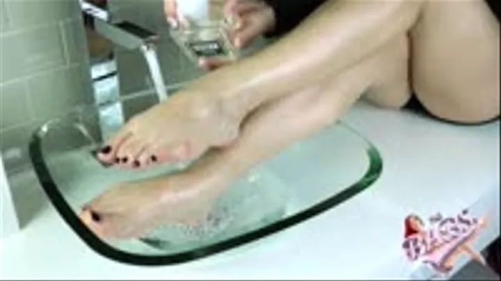 BadAss Becky Washes Her Sweaty Smelly Feet