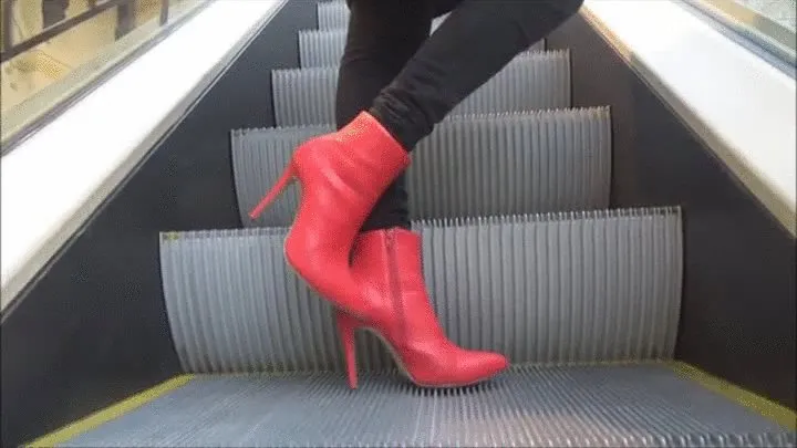 walk through Moscow with red ankle boots - full clip