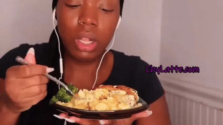 Eating Dinner with My Mouth Open - Teeth fetish, mouth fetish, chewing, eating, vore