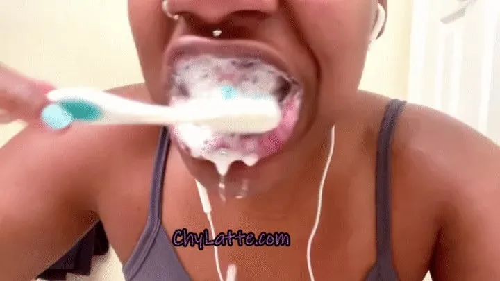 Brushing My Teeth 3 - Foamy Toothpaste - Mouth Fetish