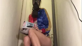 Gasmask harley on toilet