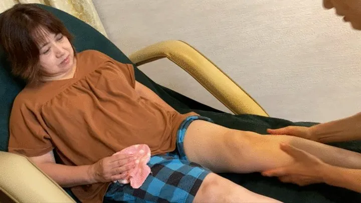 FOOT MASSAGE FOR GRANDMA THICK TIRED SOLES