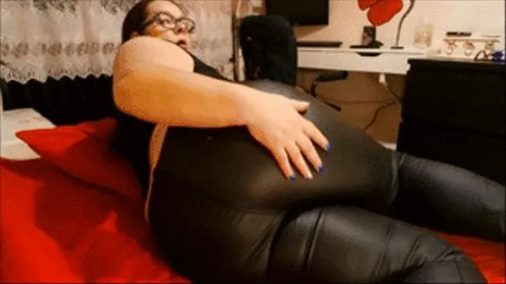 Big fart in leather pants