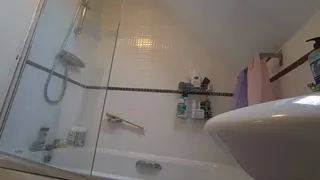 Shower Voyeur